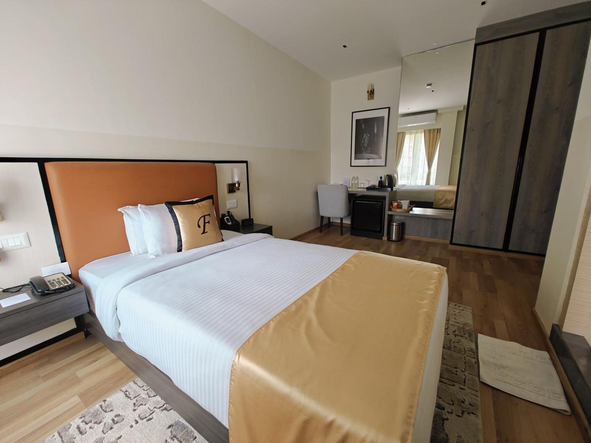 Shulem Boutique Hotel Димапур Экстерьер фото